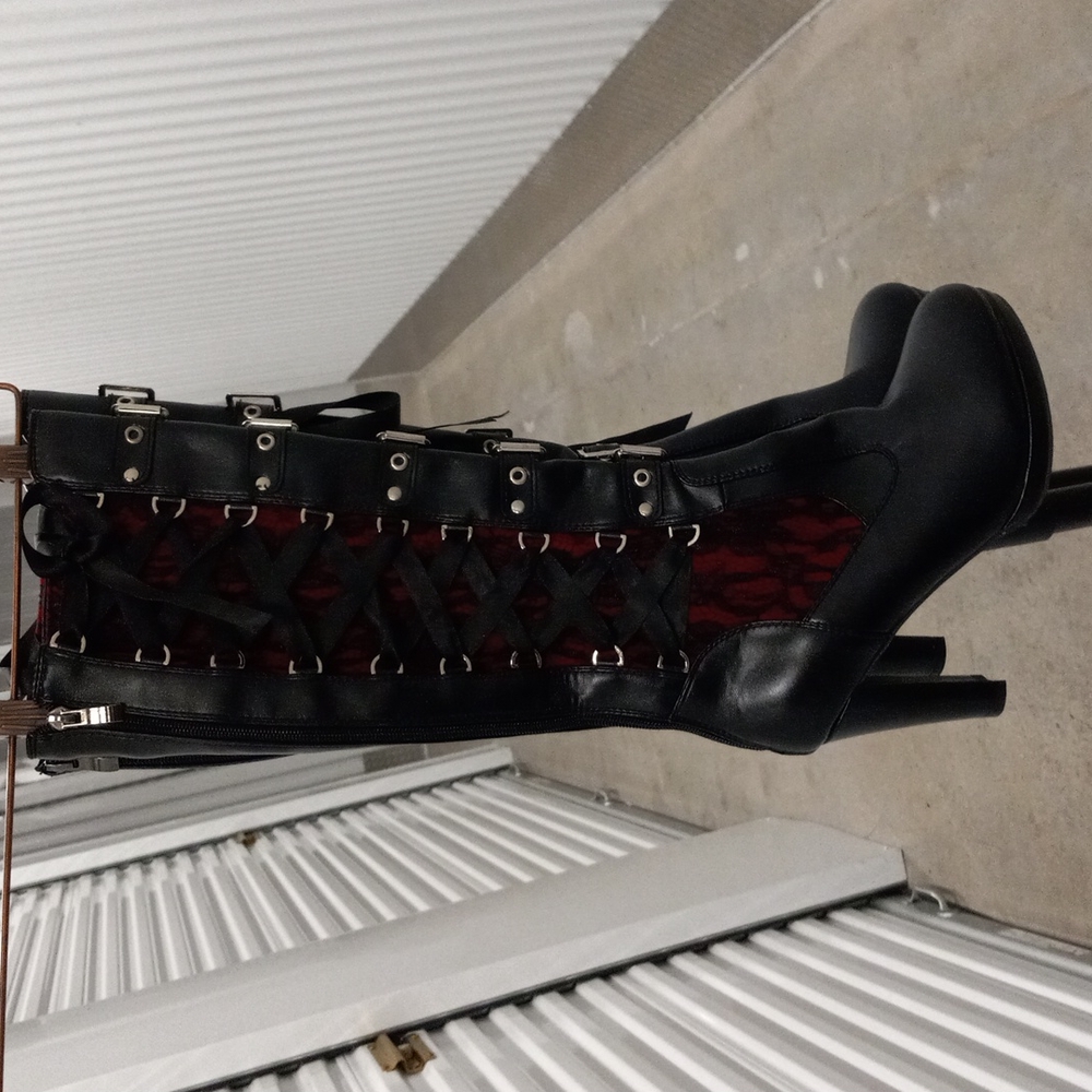 Dominatrix boots